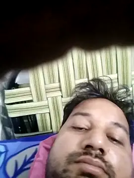 Snapshot of sumit_19 chatting on 12/18/25, 11:00 sumit 19 online show from 12/18/25, 11:00