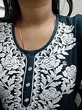 Vaani Actress online show from 03/19/26, 02:10