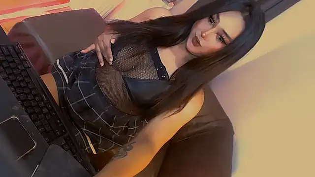 Lilly-lou online show from 11/20/25, 05:07