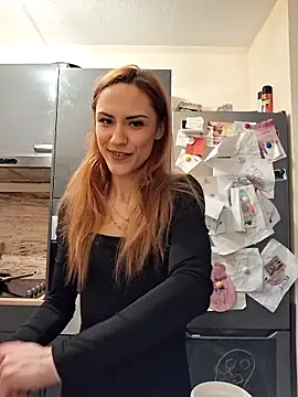 SlimBellaa online show from 12/21/25, 09:33