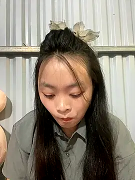 Snapshot of Julia-Elsa chatting on 09/22/25, 03:41 Julia-Elsa online show from 09/22/25, 03:41