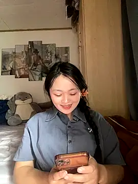 Snapshot of Julia-Elsa chatting on 09/27/25, 04:06 Julia-Elsa online show from 09/27/25, 04:06