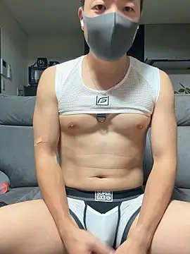 Snapshot of _K_K chatting on 11/11/25, 12:05 K K online show from 11/11/25, 12:05