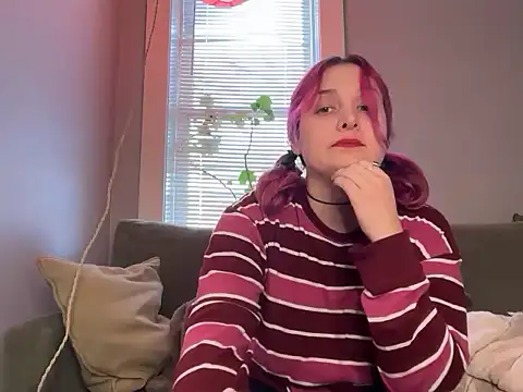 Snapshot of KandyHart chatting on 11/25/25, 08:31 KandyHart online show from 11/25/25, 08:31