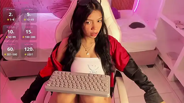 Snapshot of Valy_hot chatting on 11/19/25, 03:12 Valy hot online show from 11/19/25, 03:12