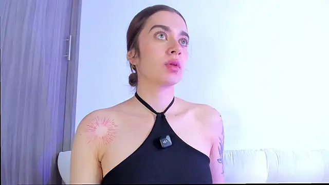 Snapshot of MissLana77 chatting on 02/06/26, 12:15 MissLana77 online show from 02/06/26, 12:15