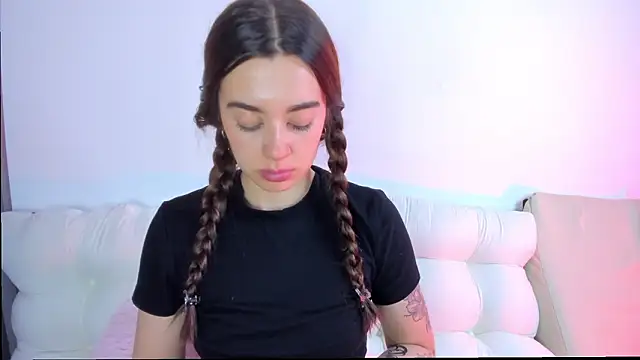 Snapshot of MissLana77 chatting on 02/08/26, 12:58 MissLana77 online show from 02/08/26, 12:58