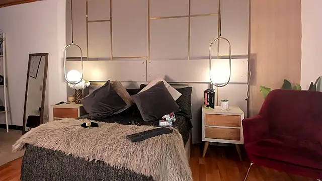 Lina Montclair online show from 02/24/26, 07:23