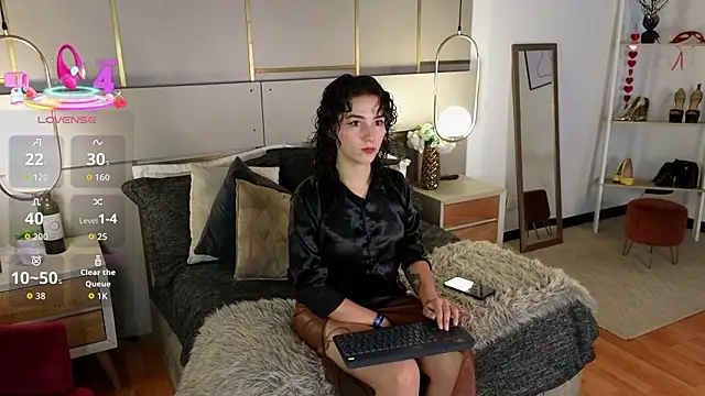 Snapshot of Lina_Montclair chatting on 03/20/26, 12:21 Lina Montclair online show from 03/20/26, 12:21