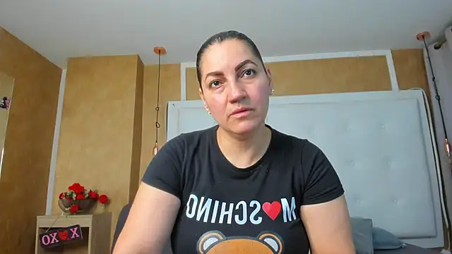 Snapshot of Heidy_milf chatting on 06/26/26, 08:02 Heidy milf online show from 06/26/26, 08:02