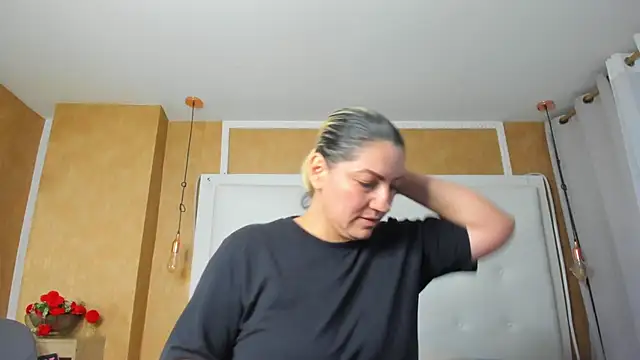 Snapshot of Heidy_milf chatting on 06/30/26, 08:21 Heidy milf online show from 06/30/26, 08:21