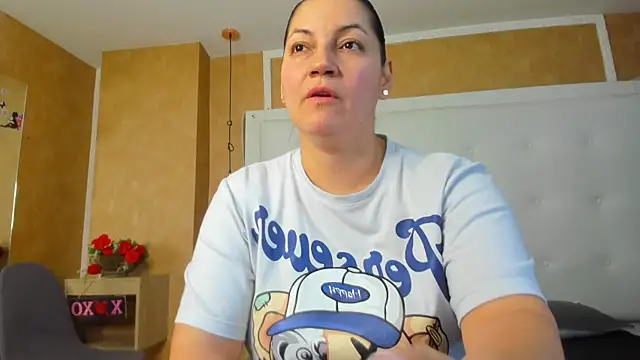 Snapshot of Heidy_milf chatting on 07/13/26, 08:33 Heidy milf online show from 07/13/26, 08:33