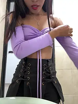 Snapshot of luxurykatty chatting on 03/01/26, 07:38 luxurykatty online show from 03/01/26, 07:38