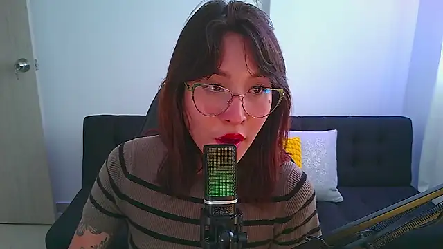 Snapshot of Yulienneg chatting on 03/14/26, 10:15 Yulienneg online show from 03/14/26, 10:15