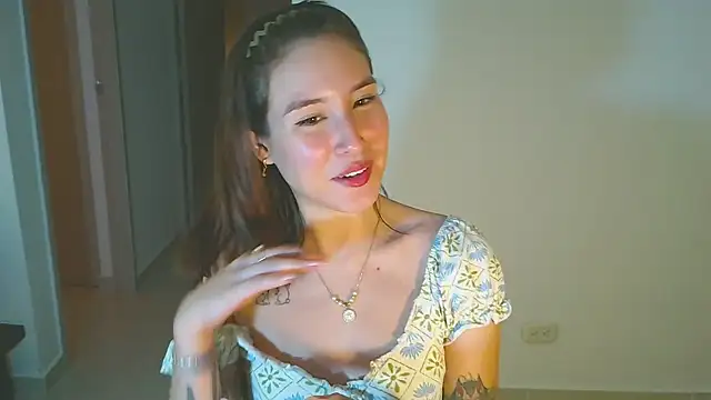 Snapshot of Yulienneg chatting on 04/02/26, 01:25 Yulienneg online show from 04/02/26, 01:25