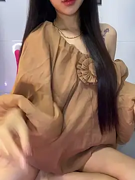 Snapshot of Sexlove_bb chatting on 10/17/25, 08:33 Sexlove bb online show from 10/17/25, 08:33