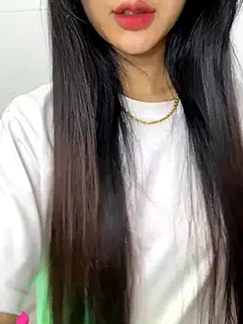 Snapshot of Sexlove_bb chatting on 11/28/25, 06:43 Sexlove bb online show from 11/28/25, 06:43