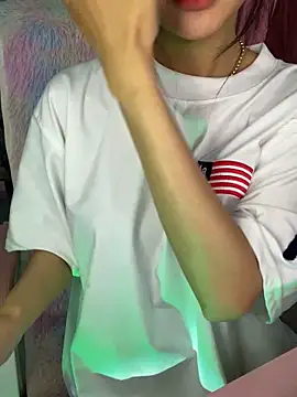 Snapshot of Sexlove_bb chatting on 02/18/26, 08:21 Sexlove bb online show from 02/18/26, 08:21