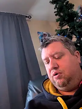 Snapshot of Single_White_Male chatting on 11/30/25, 04:11 Single White Male online show from 11/30/25, 04:11