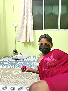 Snapshot of Hot-Sexy-Riya chatting on 09/19/25, 07:03 Hot-Sexy-Riya online show from 09/19/25, 07:03