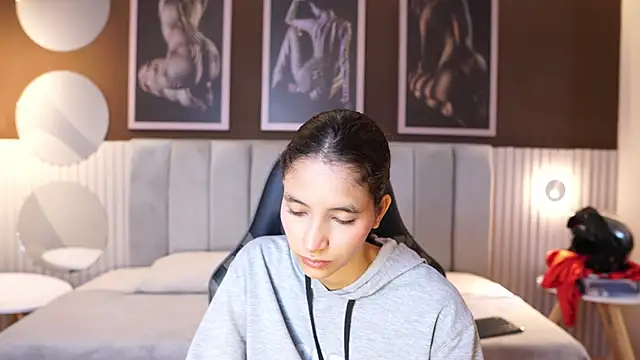 Snapshot of pinkloly chatting on 10/10/25, 07:46 pinkloly online show from 10/10/25, 07:46