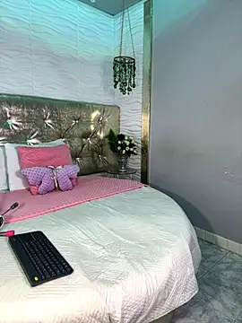 Snapshot of jhade_fox chatting on 11/22/25, 03:49 jhade fox online show from 11/22/25, 03:49