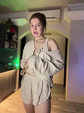 Emaline Fane online show from 04/04/26, 10:51