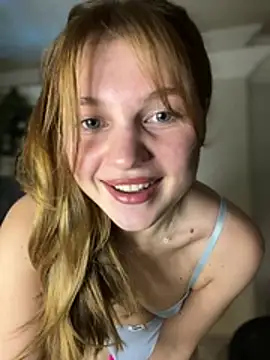 Snapshot of Emaline_Fane chatting on 05/17/26, 07:43 Emaline Fane online show from 05/17/26, 07:43