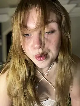 Snapshot of Emaline_Fane chatting on 06/14/26, 06:21 Emaline Fane online show from 06/14/26, 06:21