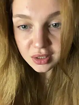 Snapshot of Emaline_Fane chatting on 06/28/26, 07:31 Emaline Fane online show from 06/28/26, 07:31