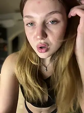 Snapshot of Emaline_Fane chatting on 07/08/26, 06:23 Emaline Fane online show from 07/08/26, 06:23