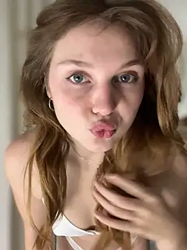 Snapshot of Emaline_Fane chatting on 07/15/26, 06:46 Emaline Fane online show from 07/15/26, 06:46