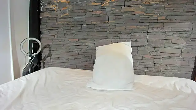 Snapshot of Anker_Colin chatting on 11/23/25, 04:23 Anker Colin online show from 11/23/25, 04:23