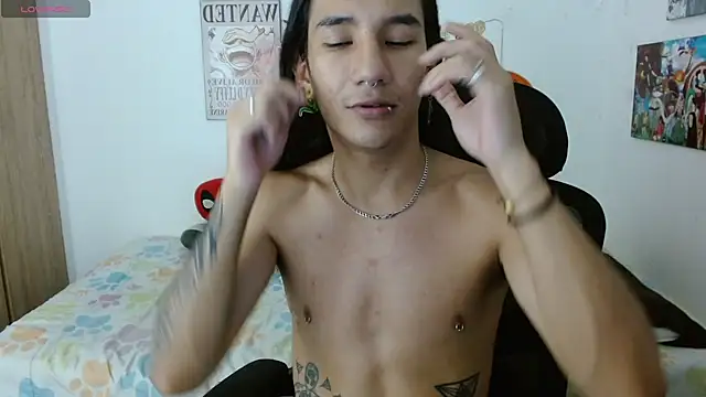 Max0n  online show from 11/11/25, 04:45