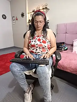 Snapshot of SolVegaNaciente chatting on 07/19/26, 01:53 SolVegaNaciente online show from 07/19/26, 01:53