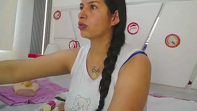 Mia garcia28 online show from 12/22/25, 07:22