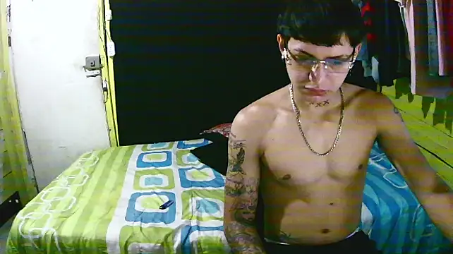 Snapshot of Ebebyjuan chatting on 04/26/26, 10:35 Ebebyjuan online show from 04/26/26, 10:35