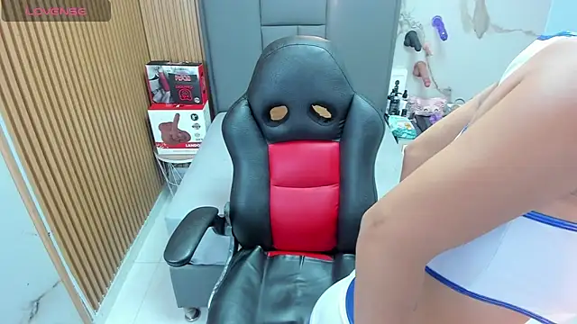 Isisleroy1 online show from 03/11/26, 02:39