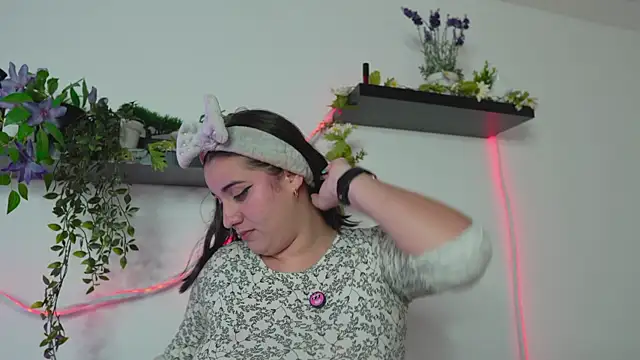 Lana Herondale online show from 06/04/26, 03:23