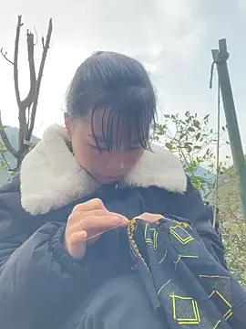 Snapshot of Sunyinn chatting on 12/19/25, 01:01 Sunyinn online show from 12/19/25, 01:01