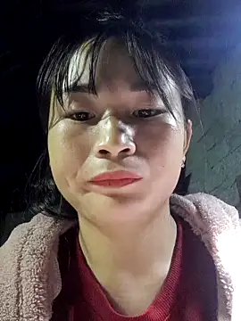 Snapshot of Sunyinn chatting on 12/21/25, 02:13 Sunyinn online show from 12/21/25, 02:13