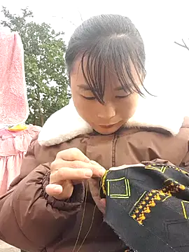 Snapshot of Sunyinn chatting on 12/23/25, 09:40 Sunyinn online show from 12/23/25, 09:40