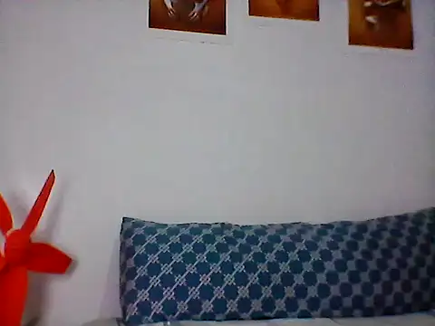 Snapshot of nhayasquirt chatting on 10/14/25, 10:05 nhayasquirt online show from 10/14/25, 10:05