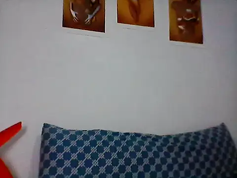 Snapshot of nhayasquirt chatting on 10/14/25, 10:21 nhayasquirt online show from 10/14/25, 10:21