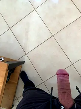 Snapshot of Chriscoki chatting on 10/31/25, 08:59 Chriscoki online show from 10/31/25, 08:59