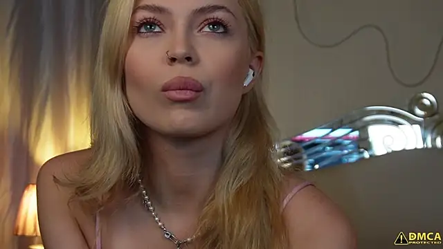 Snapshot of kellypeachcake chatting on 10/21/25, 05:30 kellypeachcake online show from 10/21/25, 05:30