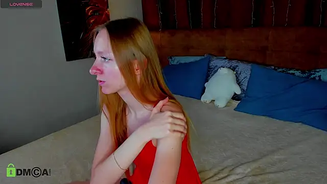 Mia E1fie online show from 09/13/25, 08:47