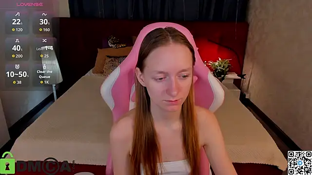 Mia E1fie online show from 11/21/25, 12:10