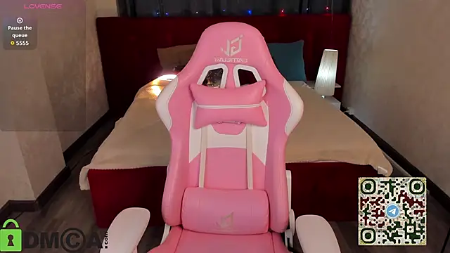 Mia E1fie online show from 01/19/26, 01:09