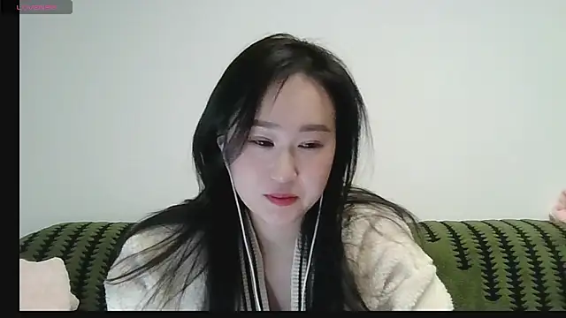 Snapshot of Belinda66 chatting on 11/26/25, 02:51 Belinda66 online show from 11/26/25, 02:51